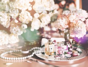 鲜花香水渲染场景C4D工程源文件