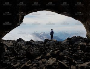 山洞与雪景